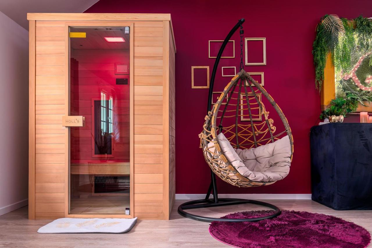 Suite L'Echappee - Maison Romantique - Spa & Sauna Privatif- Pole Dance - Lit Rond Avec Miroir Au Plafond Pezarches Exterior foto