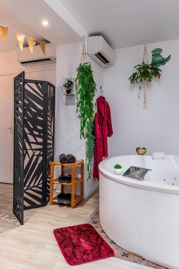 Suite L'Echappee - Maison Romantique - Spa & Sauna Privatif- Pole Dance - Lit Rond Avec Miroir Au Plafond Pezarches Exterior foto